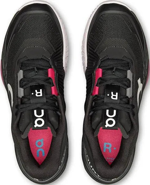 On Roger Pro Fire Black | Pink.